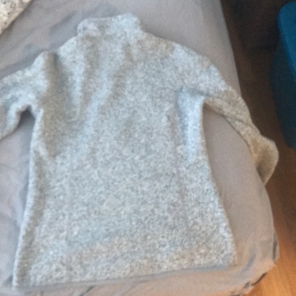 Patagonia three quarter zip in excellent condition. Size medium - Picture 3 of 3